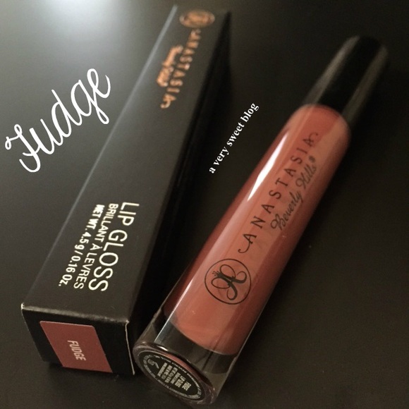 ๐2 for $20๐
Fudge ANASTASIA LIP GLOSS - Picture 1 of 7